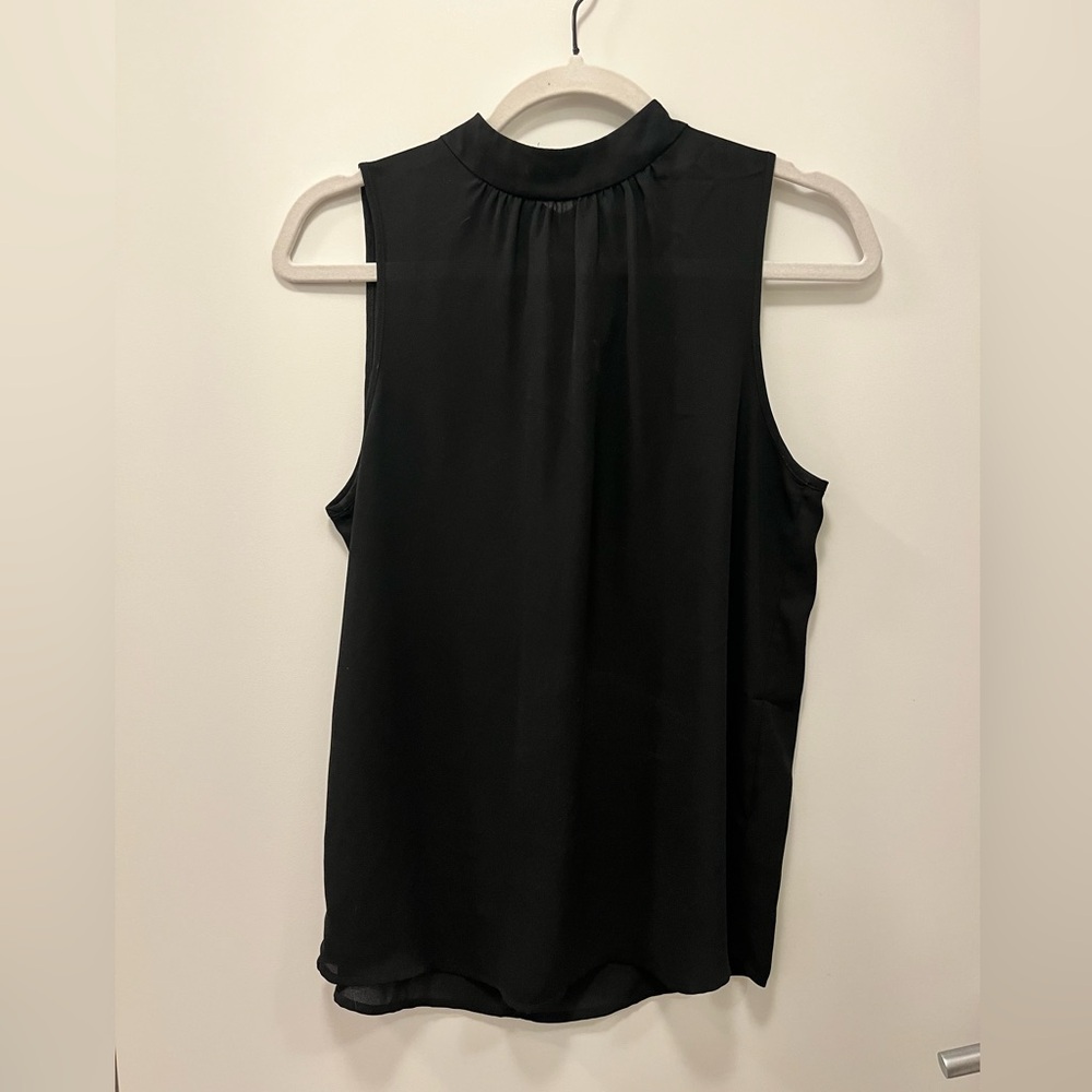 Babaton Classic Black Sleeveless Blouse